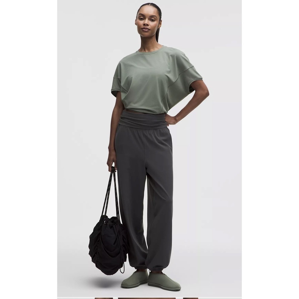 lululemon Size 0 Align Foldover Relaxed Jogger Pants in Gray